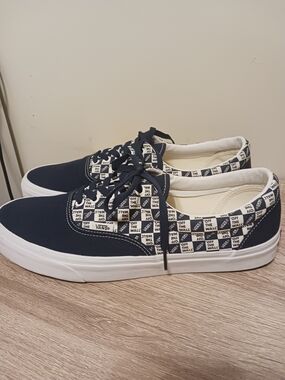 Vans Navy and White Checkerboard Low-Top Sneakers